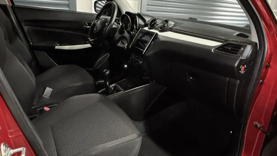 SUZUKI Swift -