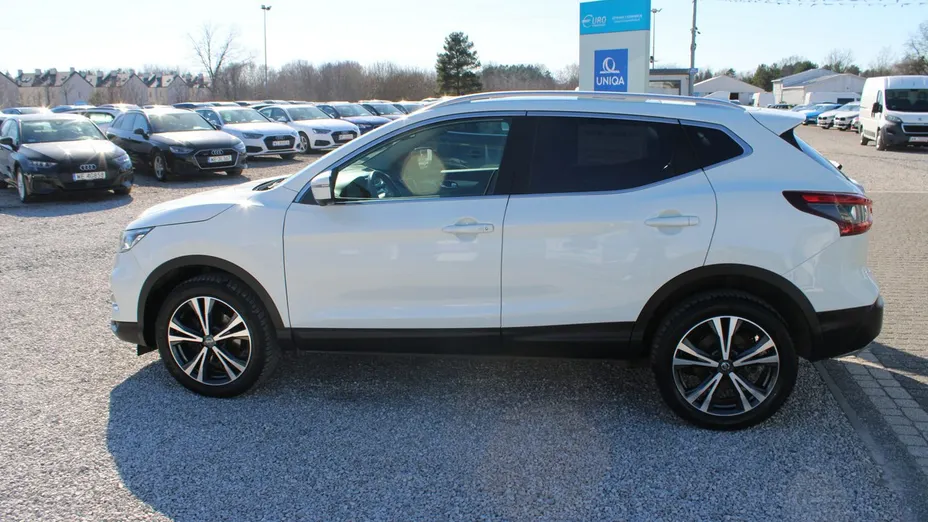 NISSAN Qashqai -