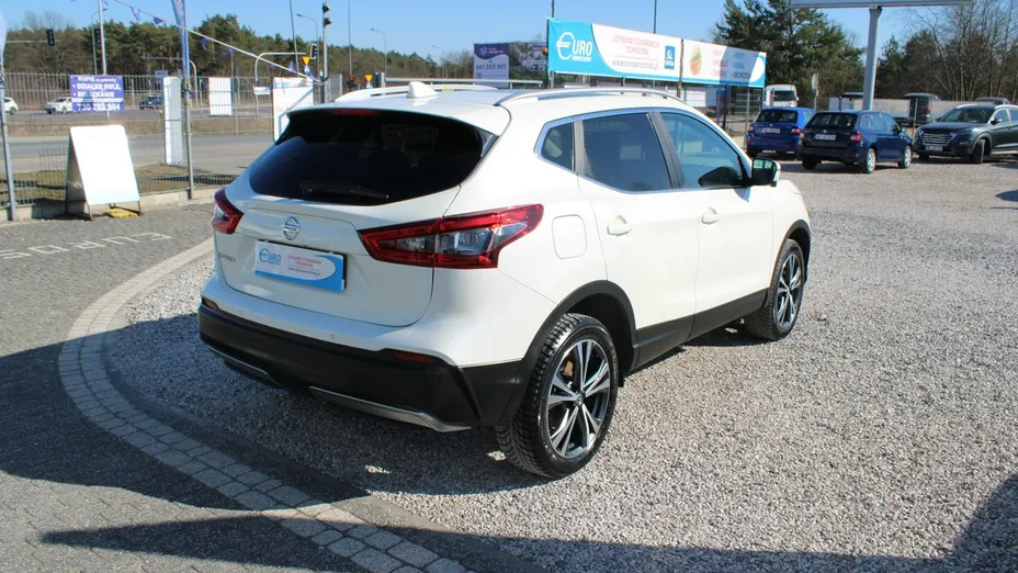 NISSAN Qashqai -