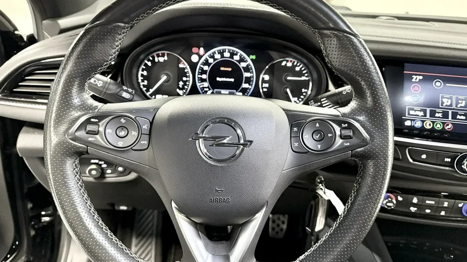 OPEL Insignia -