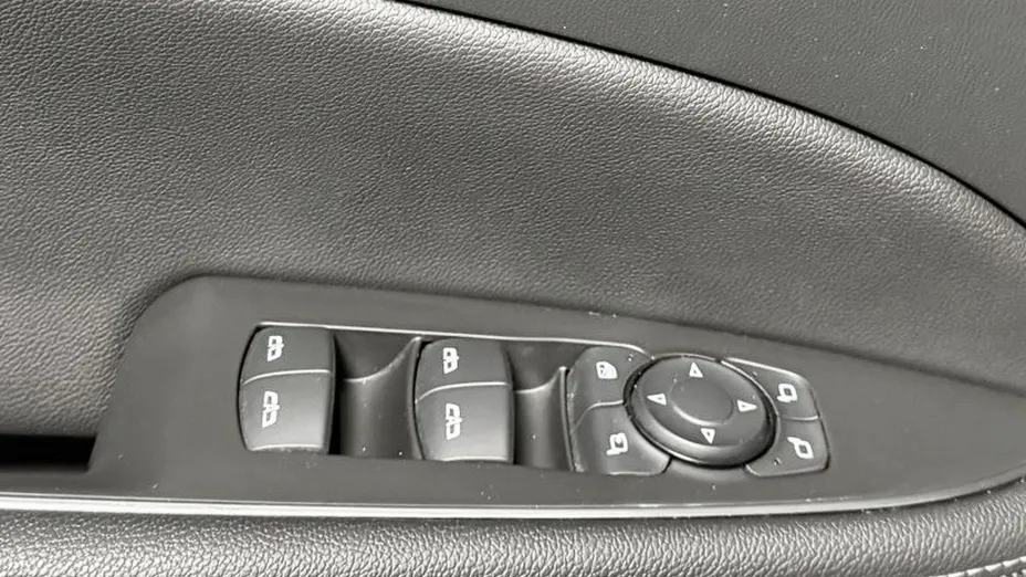 OPEL Insignia -