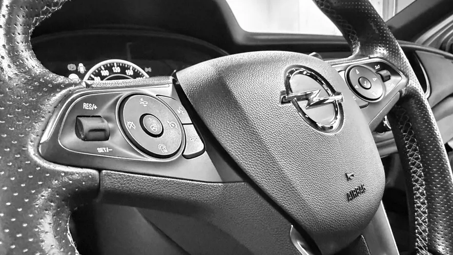 OPEL Insignia -