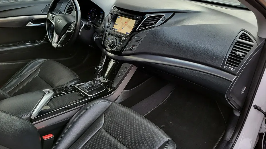HYUNDAI i40 -