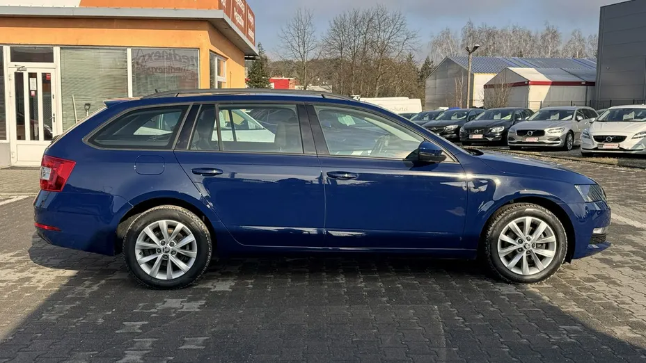 SKODA Octavia -