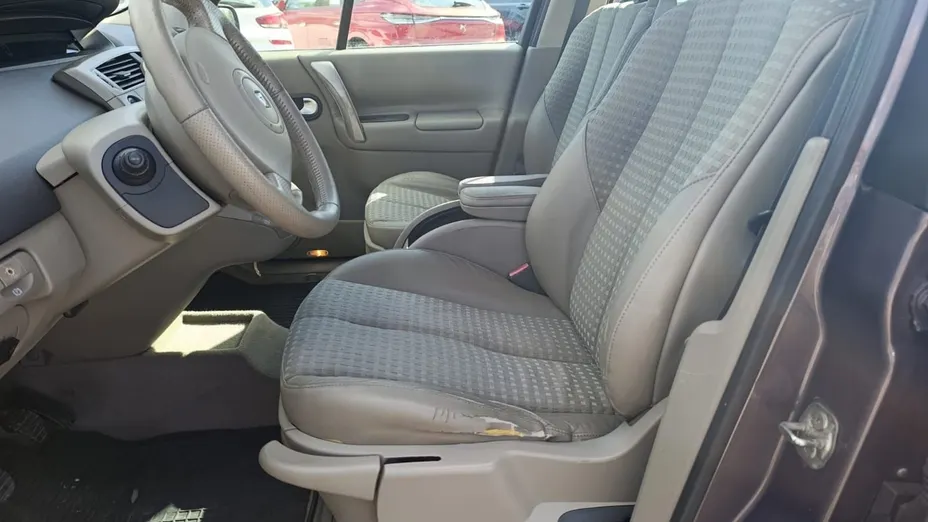 RENAULT Scenic -