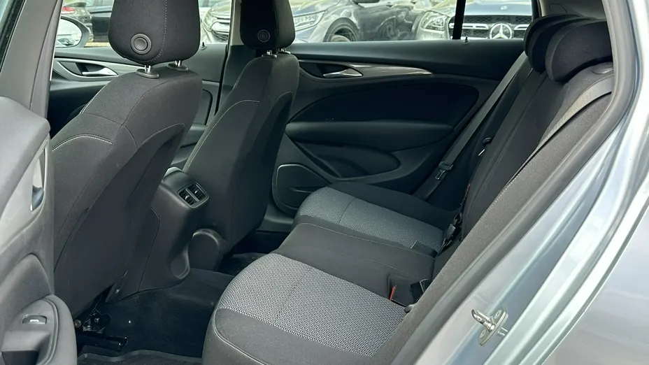 OPEL Insignia -