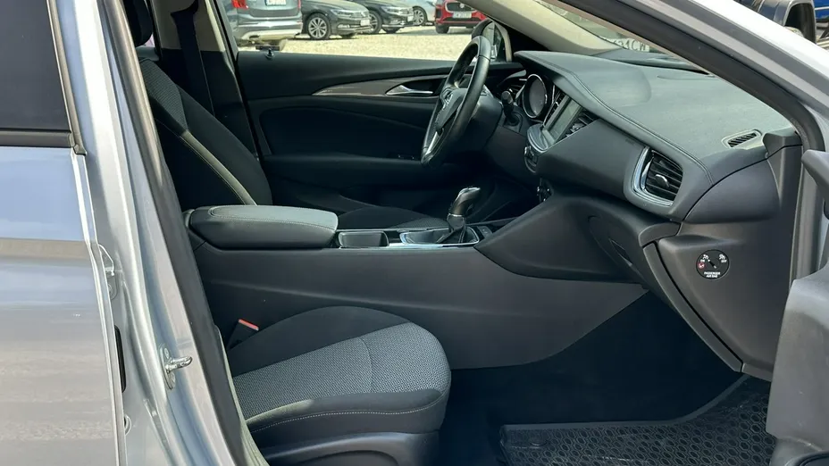 OPEL Insignia -