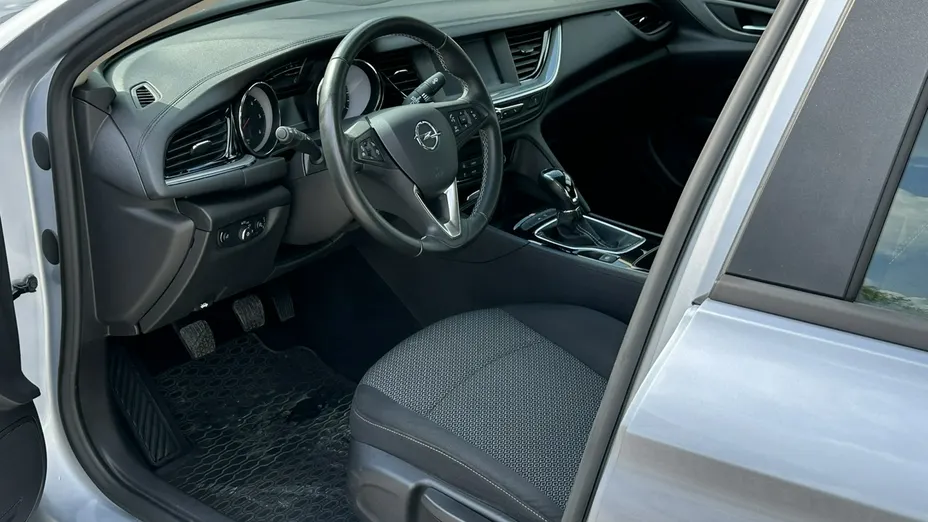 OPEL Insignia -