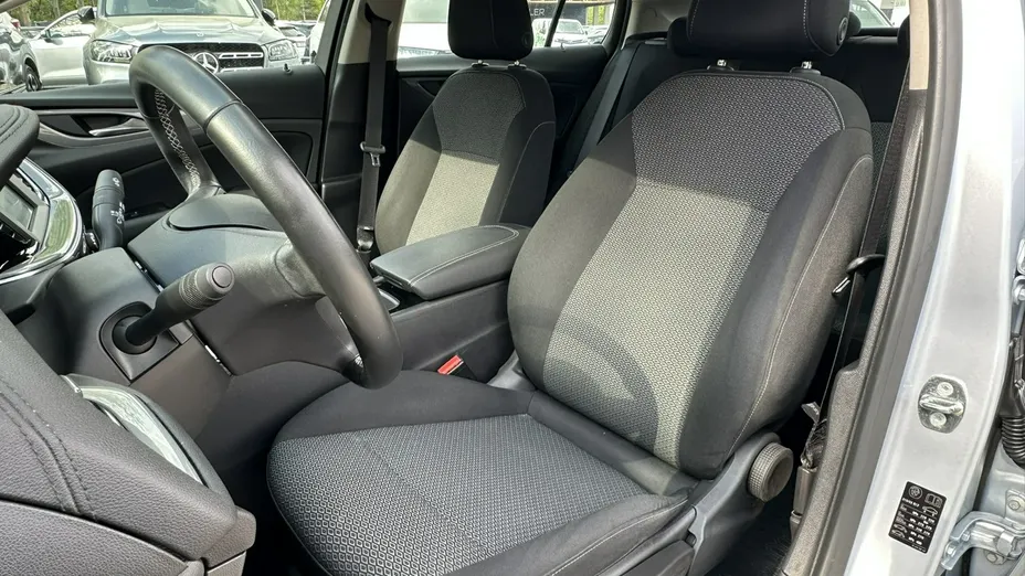 OPEL Insignia -