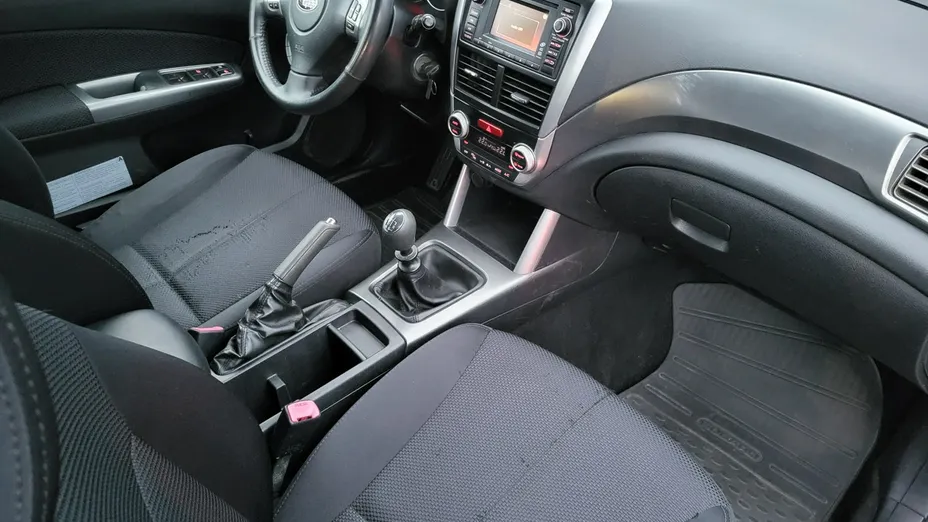SUBARU Forester -