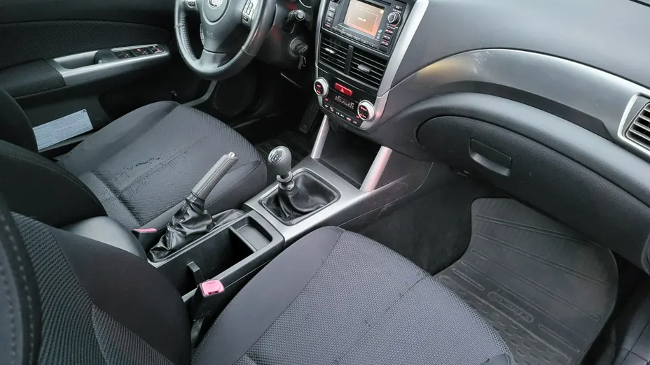 SUBARU Forester -