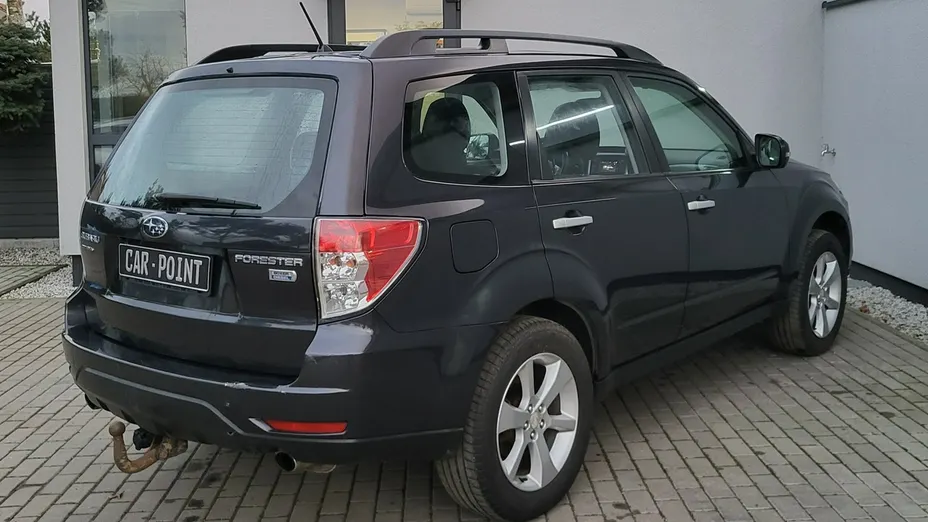 SUBARU Forester -