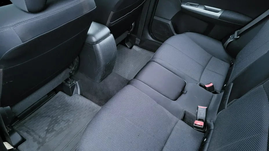 SUBARU Forester -