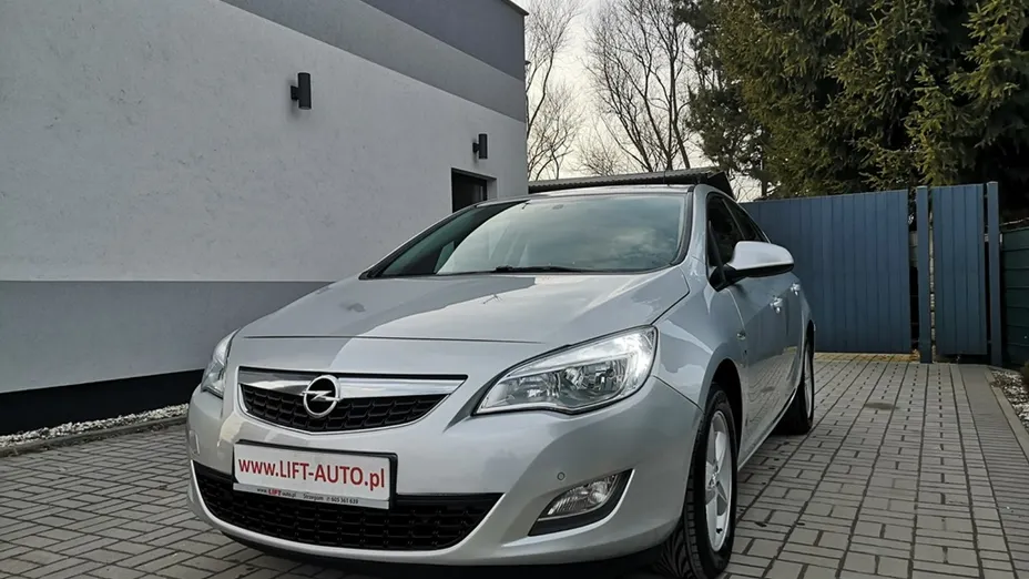 OPEL Astra -
