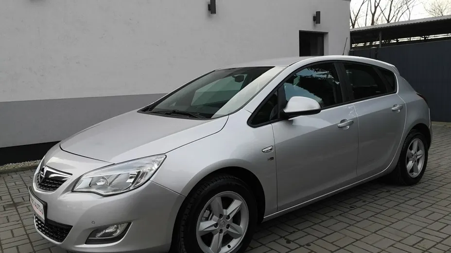 OPEL Astra -