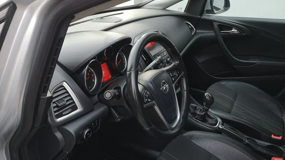 OPEL Astra -