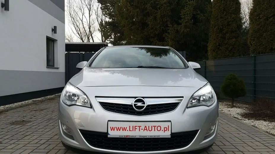 OPEL Astra -