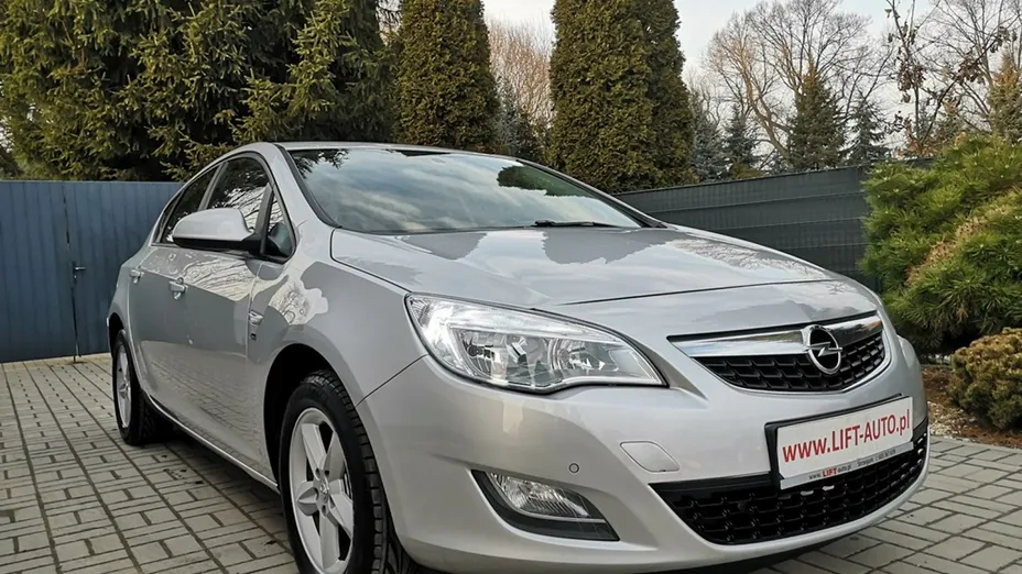 OPEL Astra -