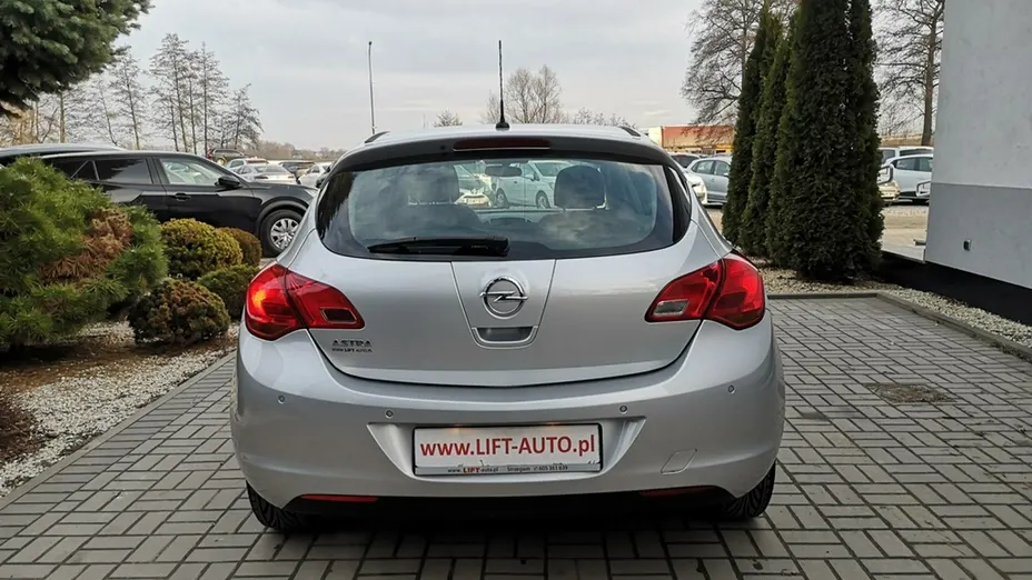 OPEL Astra -