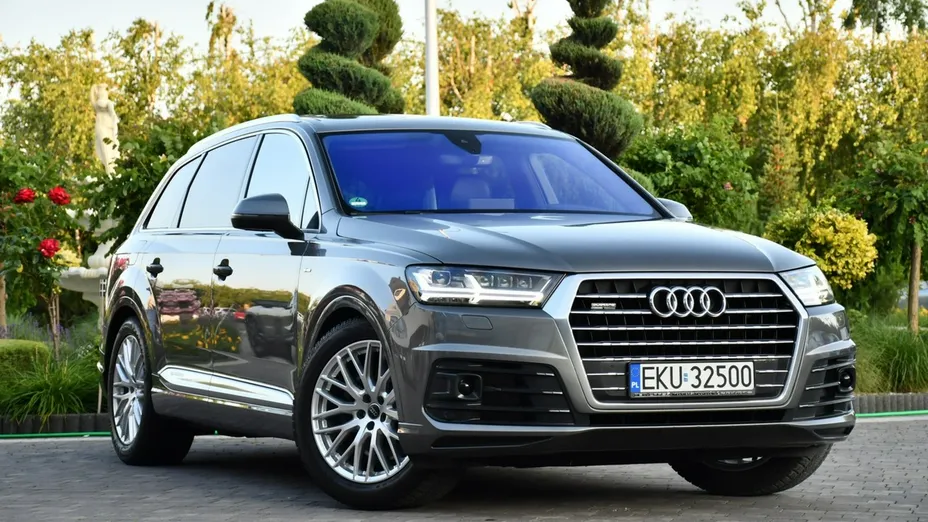 AUDI Q7 -