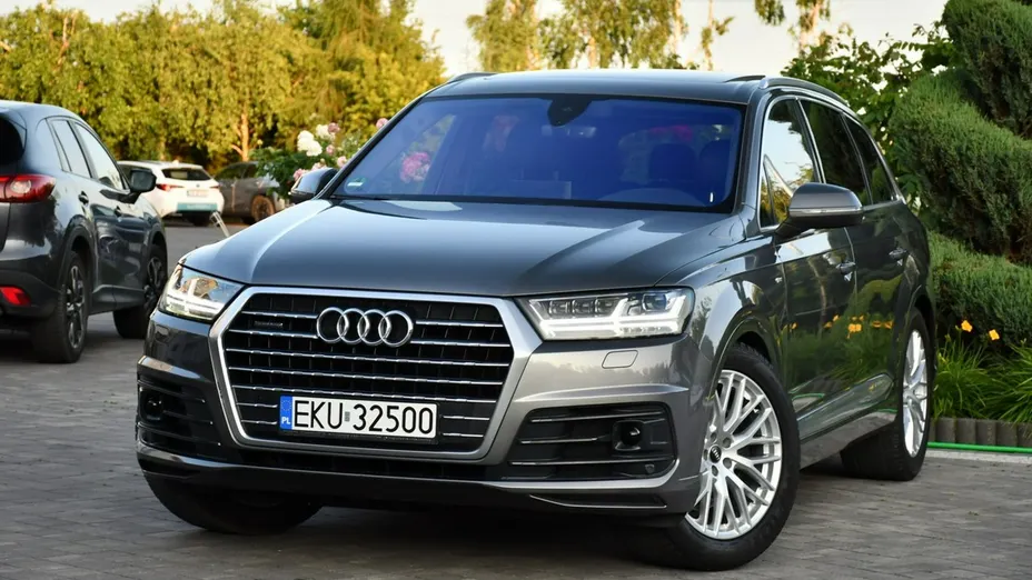 AUDI Q7 -