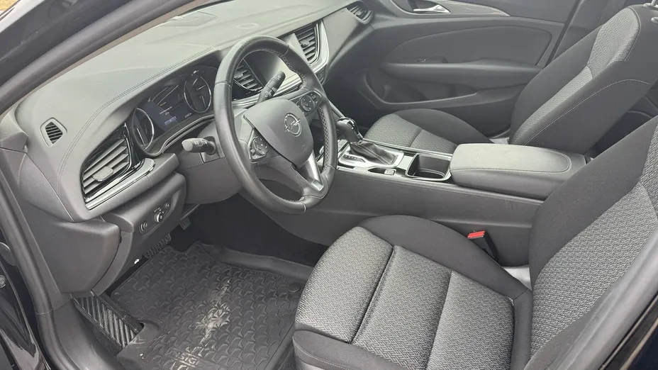 OPEL Insignia -