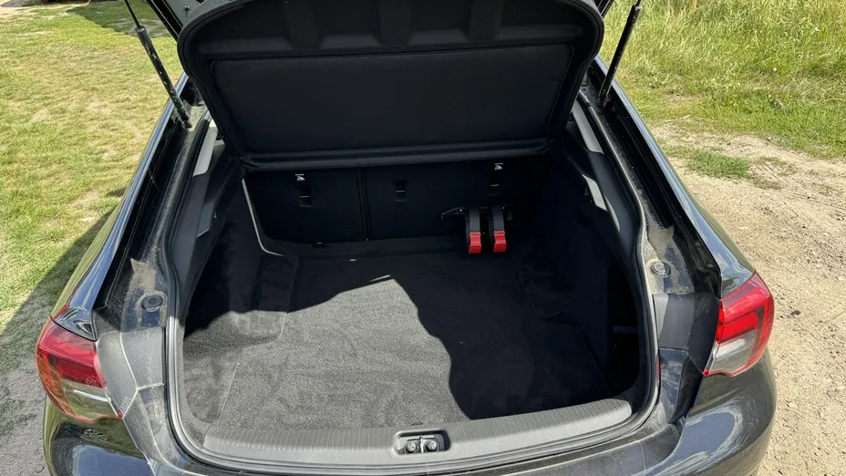 OPEL Insignia -