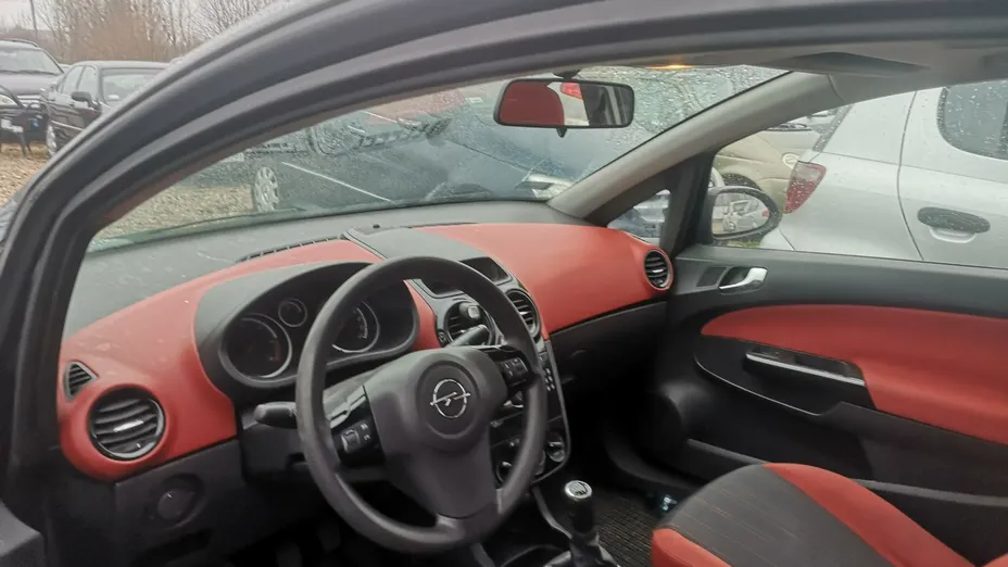 OPEL Corsa -