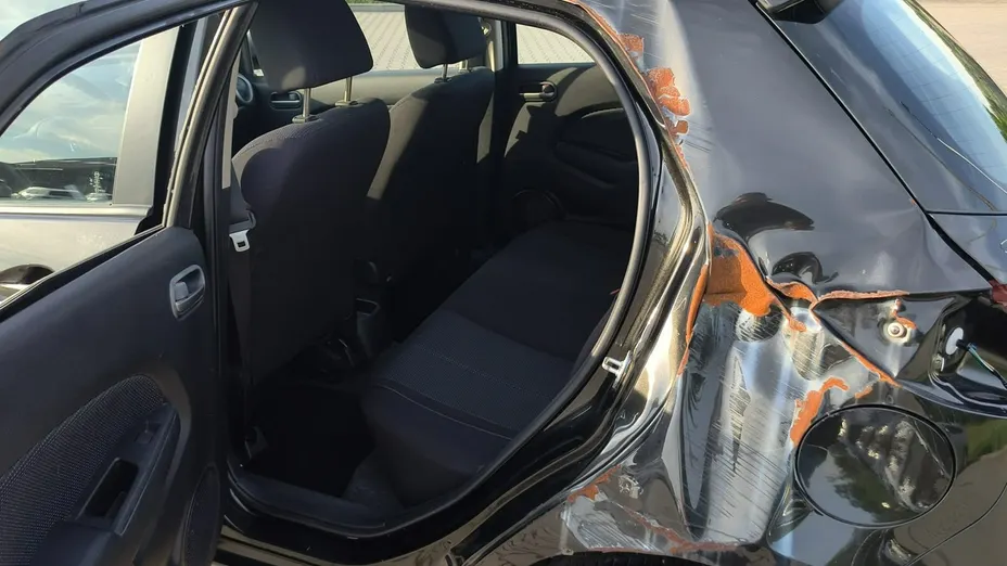 MAZDA 2 -