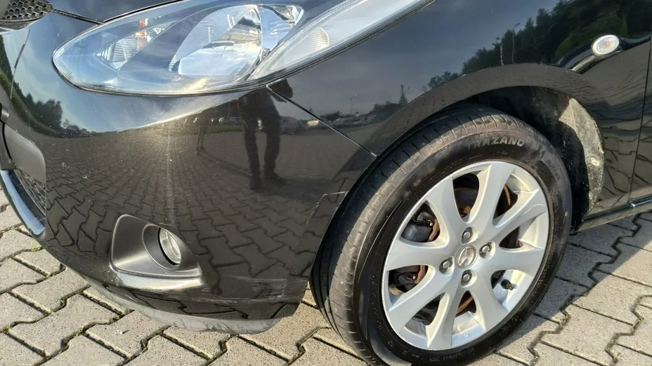 MAZDA 2 -