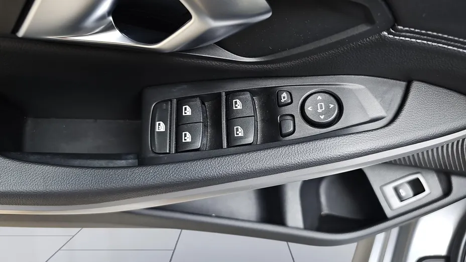 BMW Seria 3 330i xDrive aut