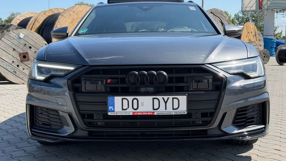 AUDI S6 -
