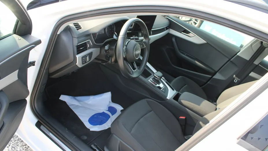 AUDI A4 -