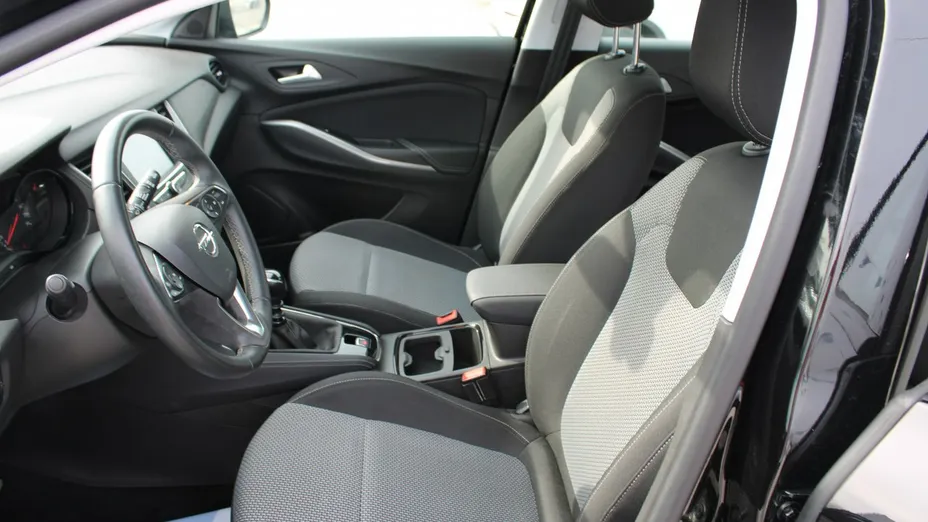 OPEL Grandland X -