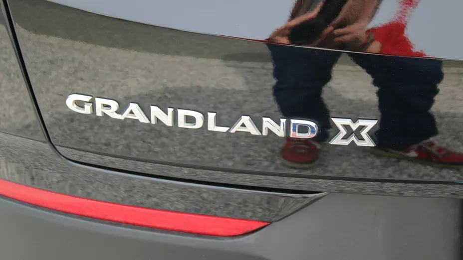 OPEL Grandland X -