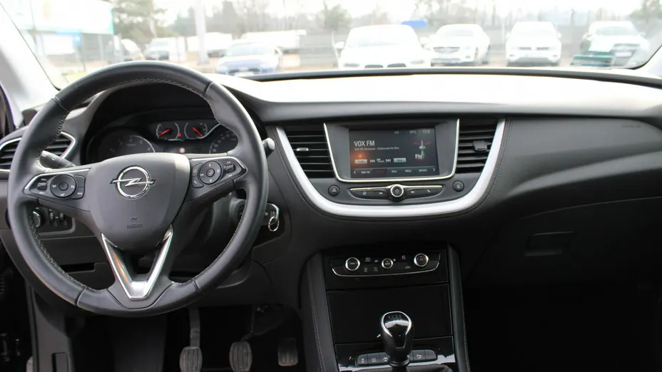 OPEL Grandland X -