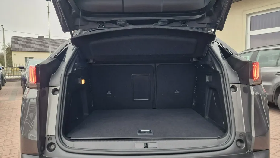 PEUGEOT 3008 -