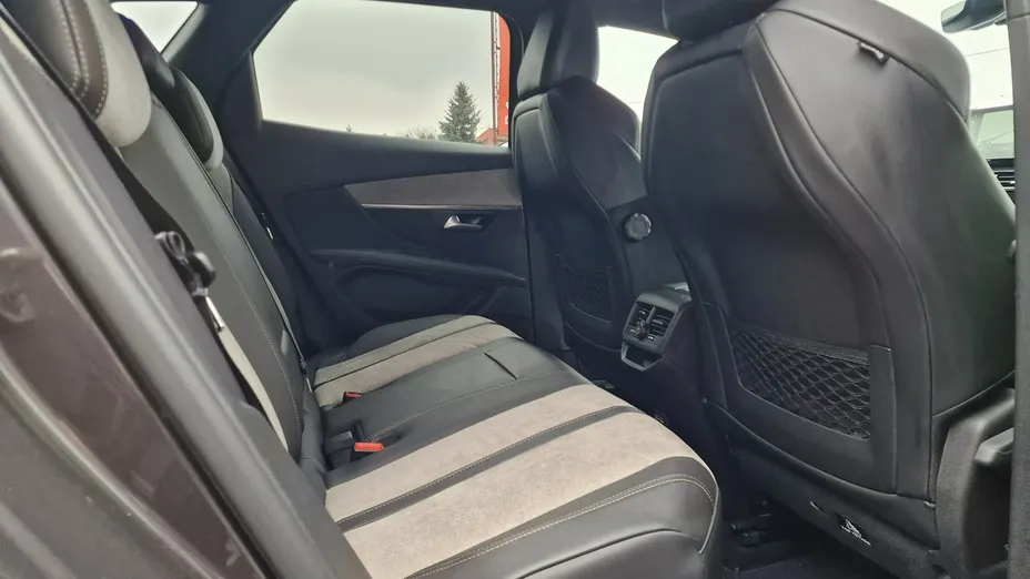 PEUGEOT 3008 -