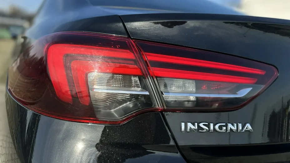 OPEL Insignia -