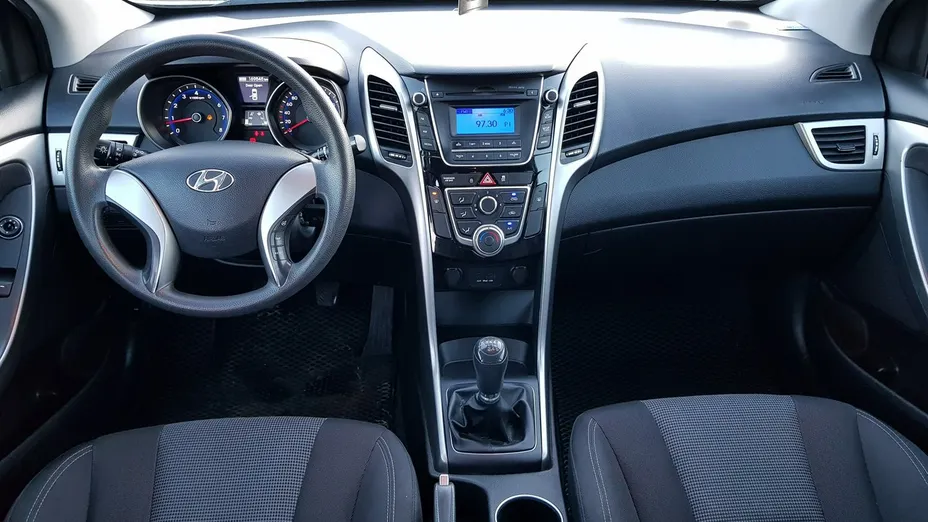 HYUNDAI i30 -