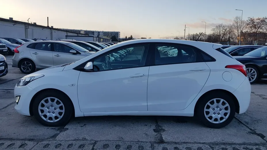 HYUNDAI i30 -