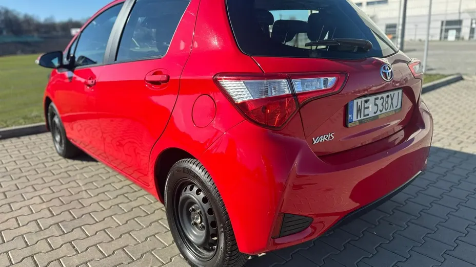 TOYOTA Yaris -