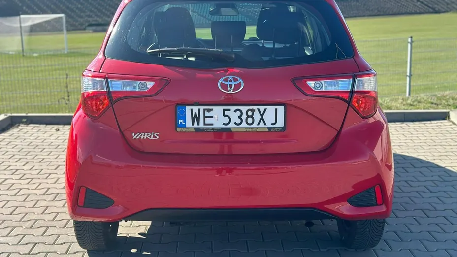 TOYOTA Yaris -
