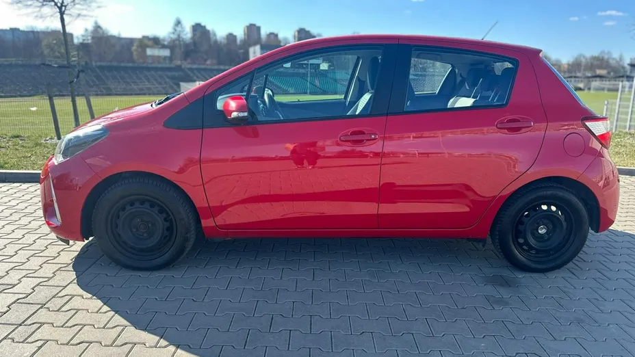 TOYOTA Yaris -