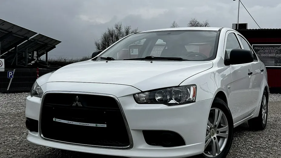 MITSUBISHI Lancer -