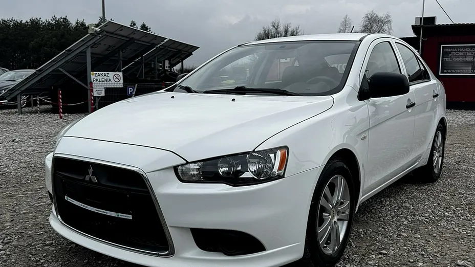 MITSUBISHI Lancer -