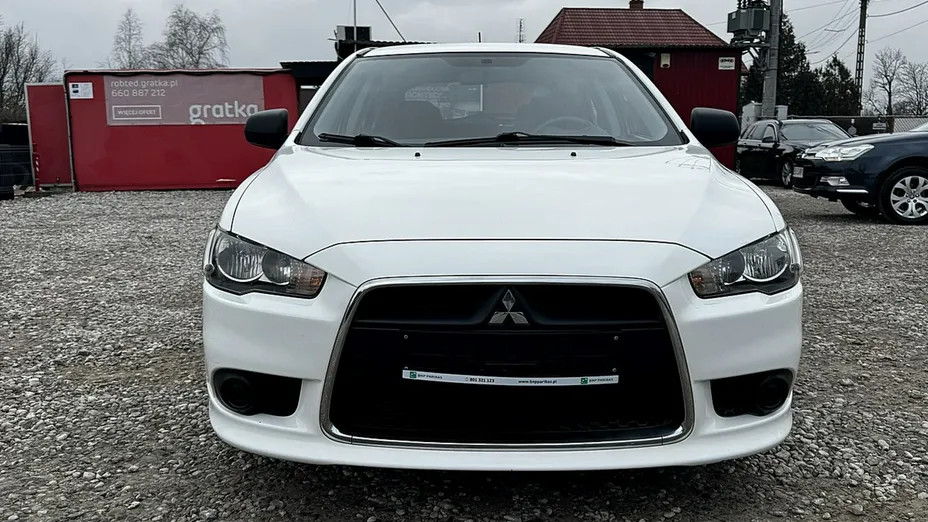 MITSUBISHI Lancer -