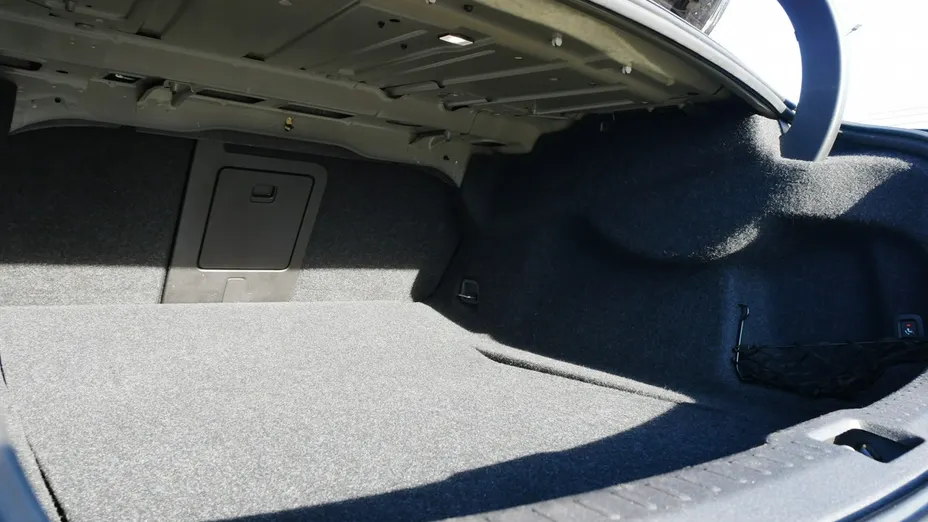 VOLVO S90 -