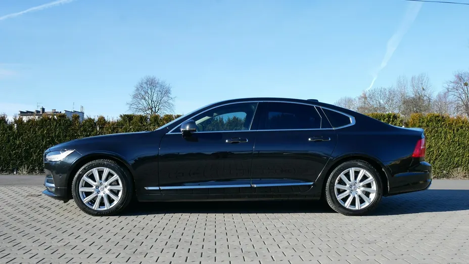 VOLVO S90 -