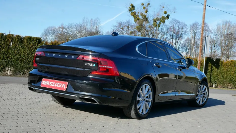 VOLVO S90 -
